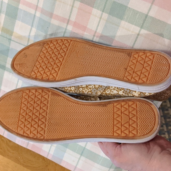 Casual Sneaker Ditsy Floral Tennis Shoe Women 10 New Universal Thread Minimalist - Picture 2 of 5